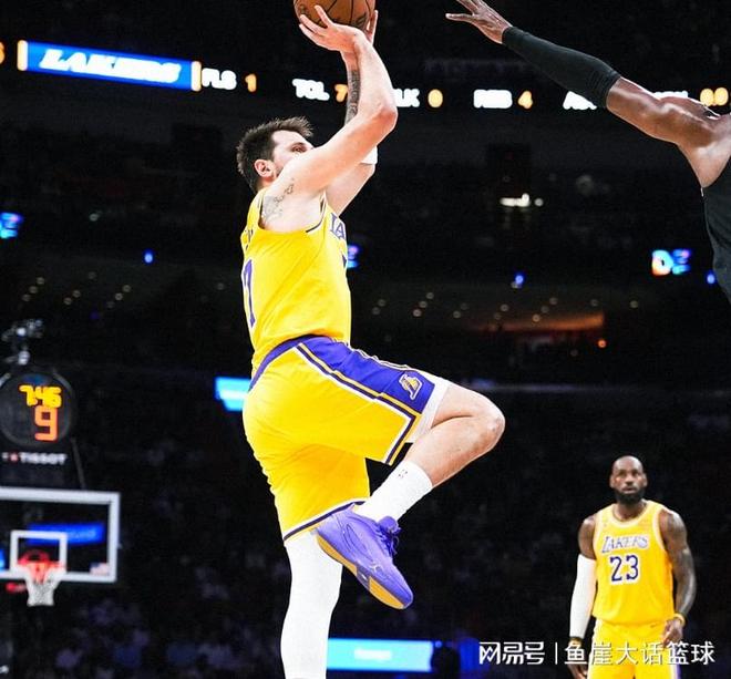 湖人逆转热火詹姆斯三双东契奇60分助球队取胜
