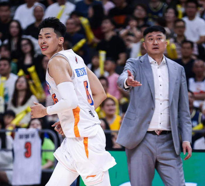 广东球迷答谢夜惨遭逆转 杜锋防守失误成关键