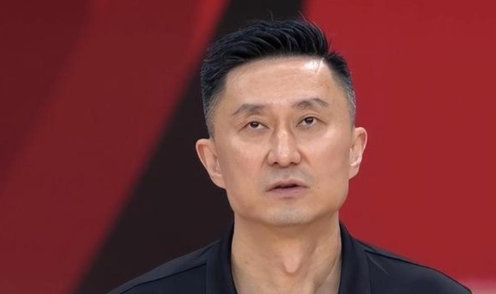 广东队季后赛惨败广州队 徐昕成关键因素 杜锋战