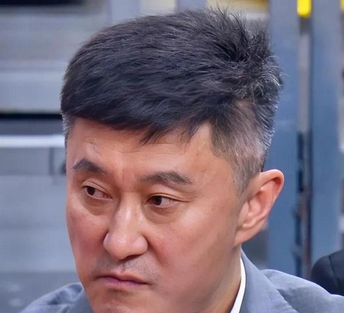 广东队季后赛惨败广州队 徐昕成关键因素 杜锋战